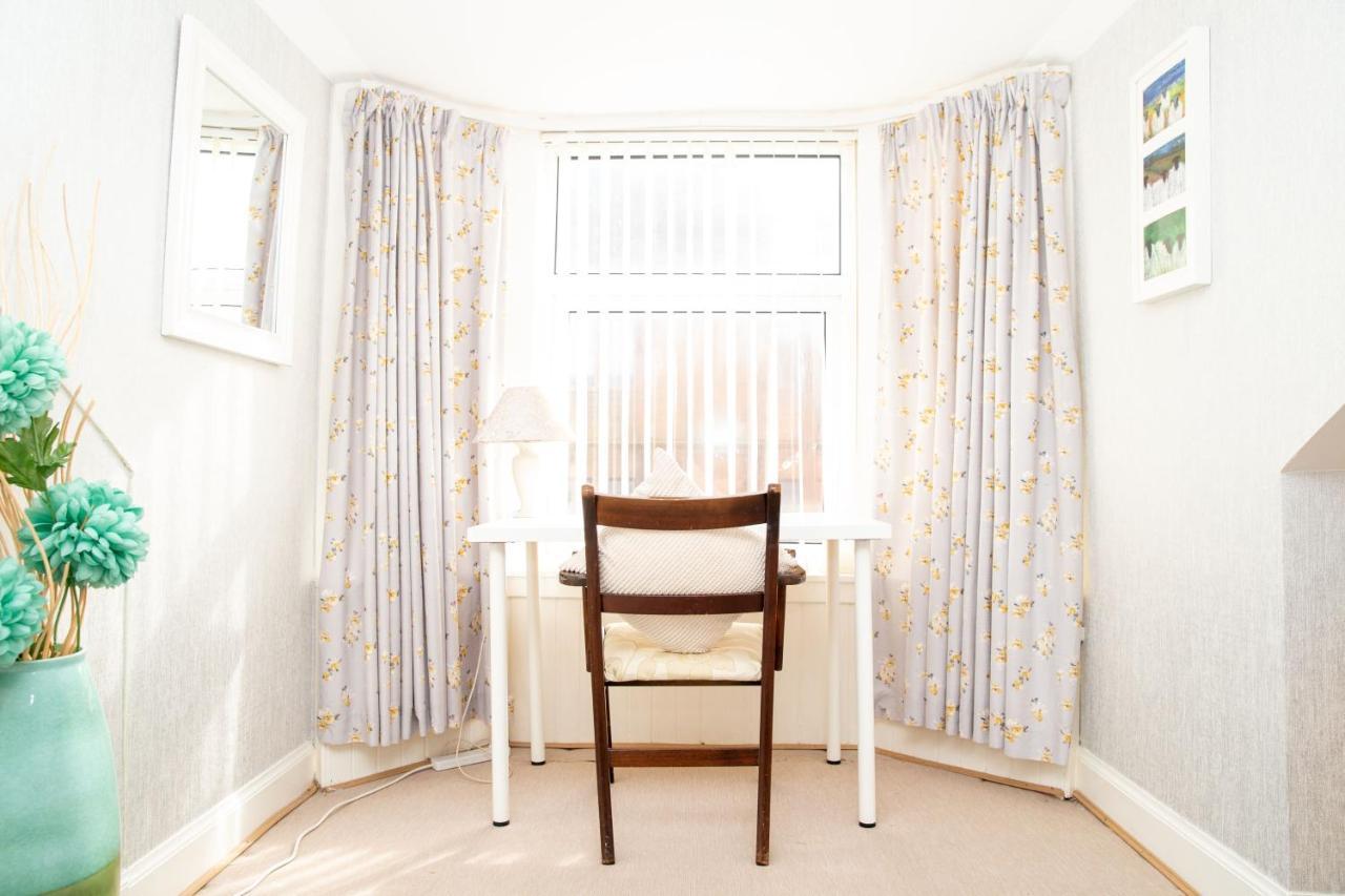 Sandgate 2-Bed Apartment In Ayr Central Location Extérieur photo
